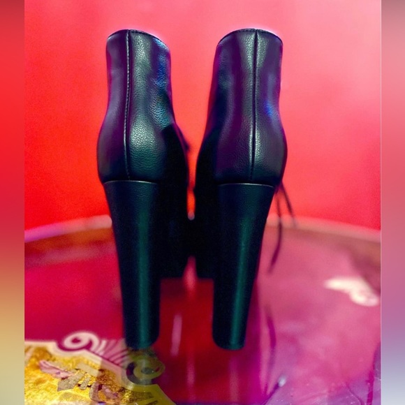 Kat Von D Troopers - Picture 4 of 11